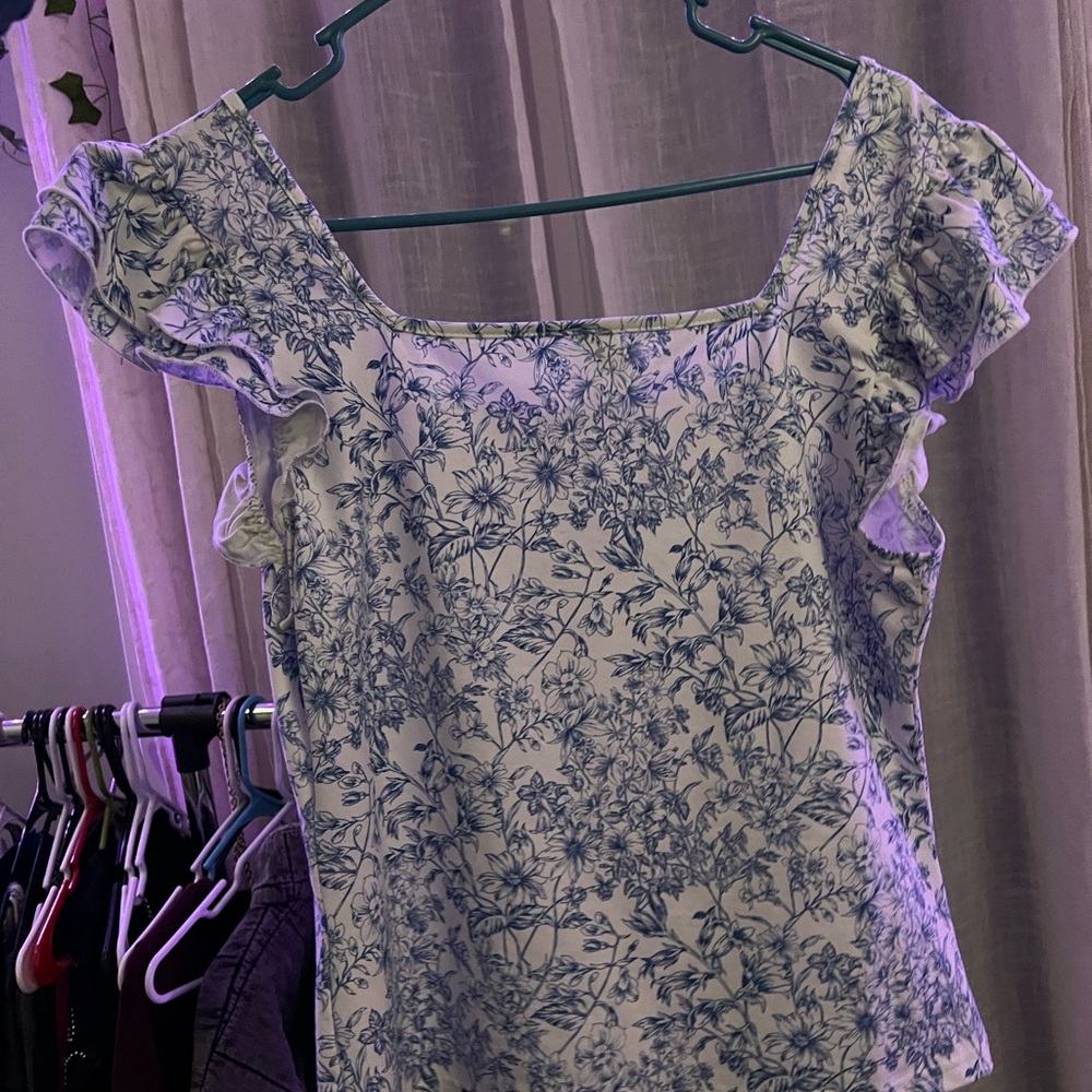 SHEIN White Floral Square-Neck Ruffle Sleeve Camisole